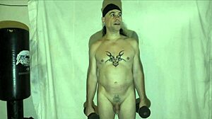 Farting while lifting weights: A steamy workout