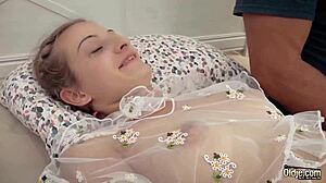 业余嫩妹扎双马尾操吸老男友第一次