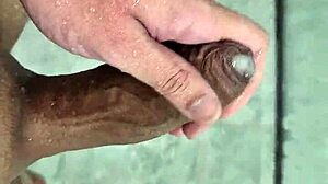 Solo bath time with an amateur gay twink ends up in a facial