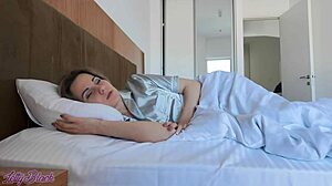 哟，饥渴后妈勾引吞精POV